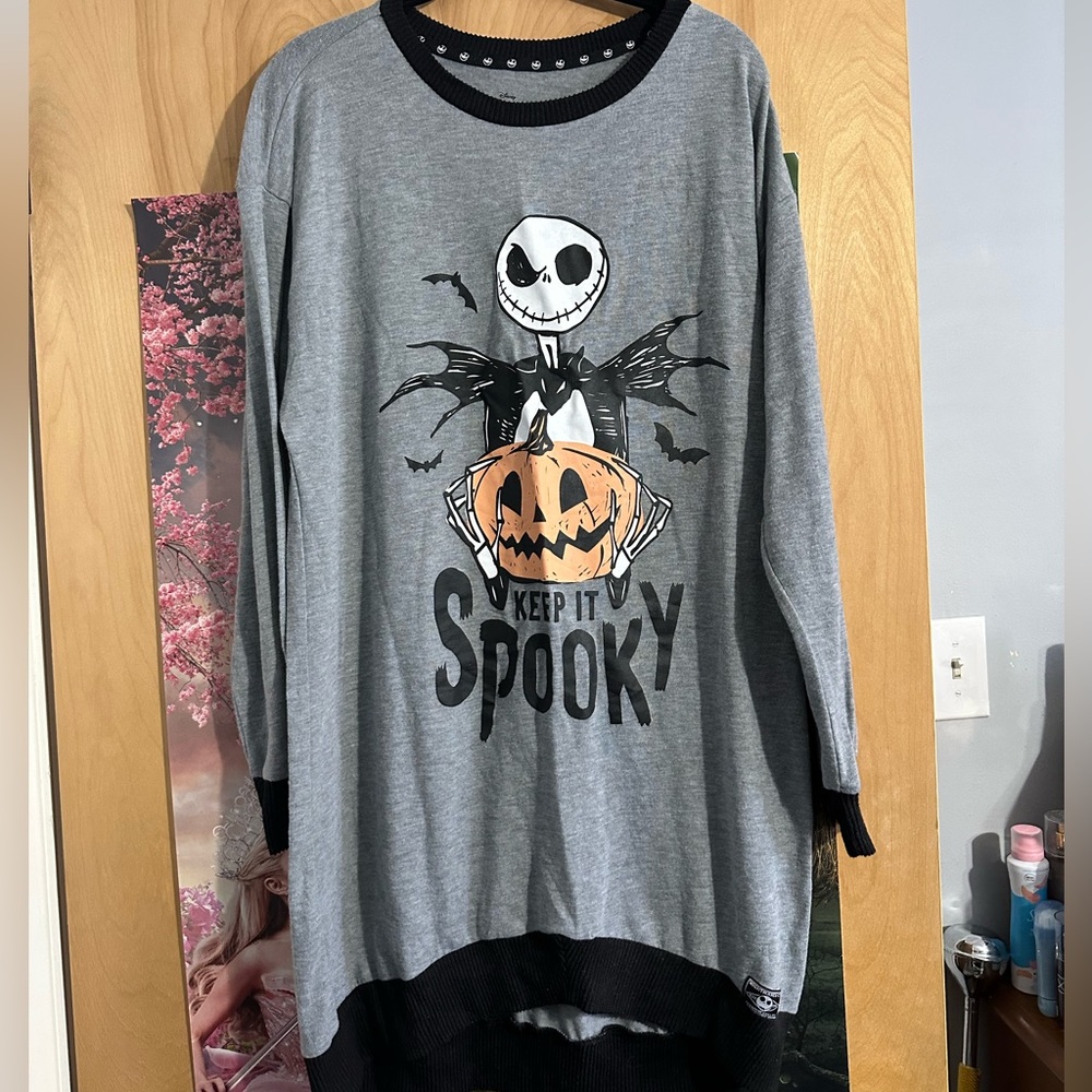 Disney’s Nightmare Before Christmas Long Sweatshirt